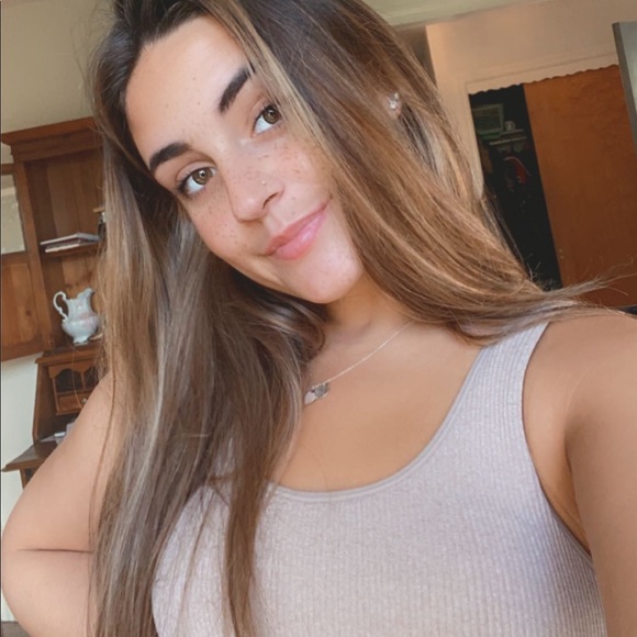 Meet your Posher, Kearstyn - Picture 2 of 2